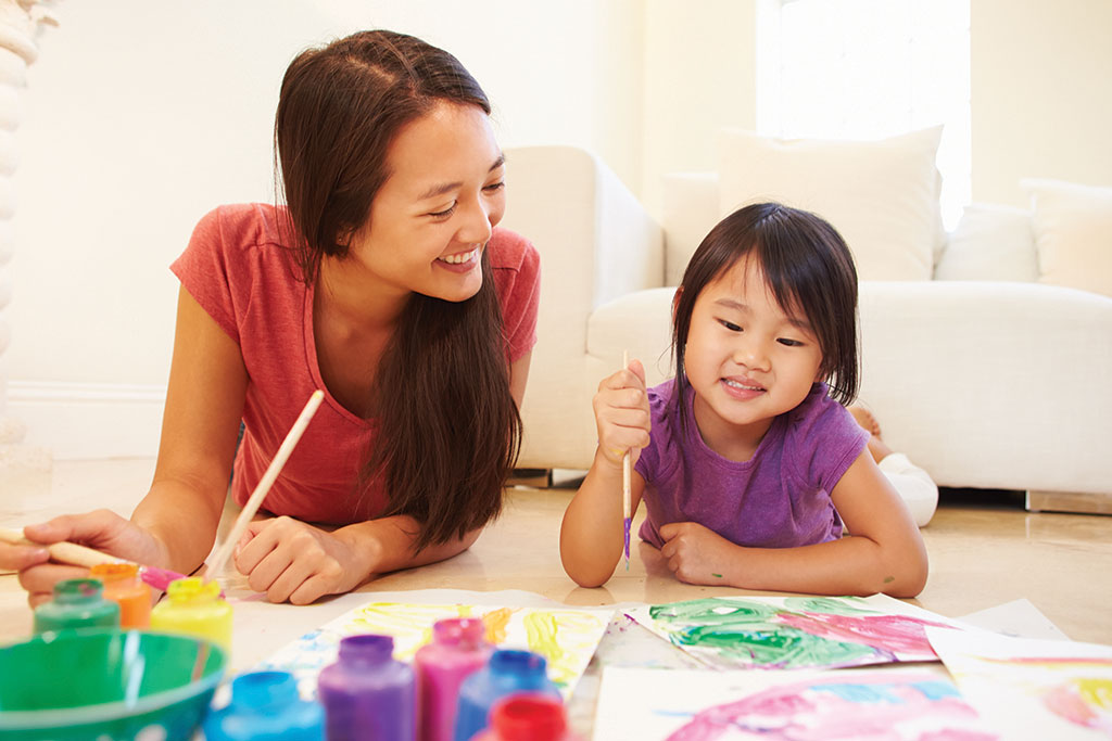 Mom daughter painting