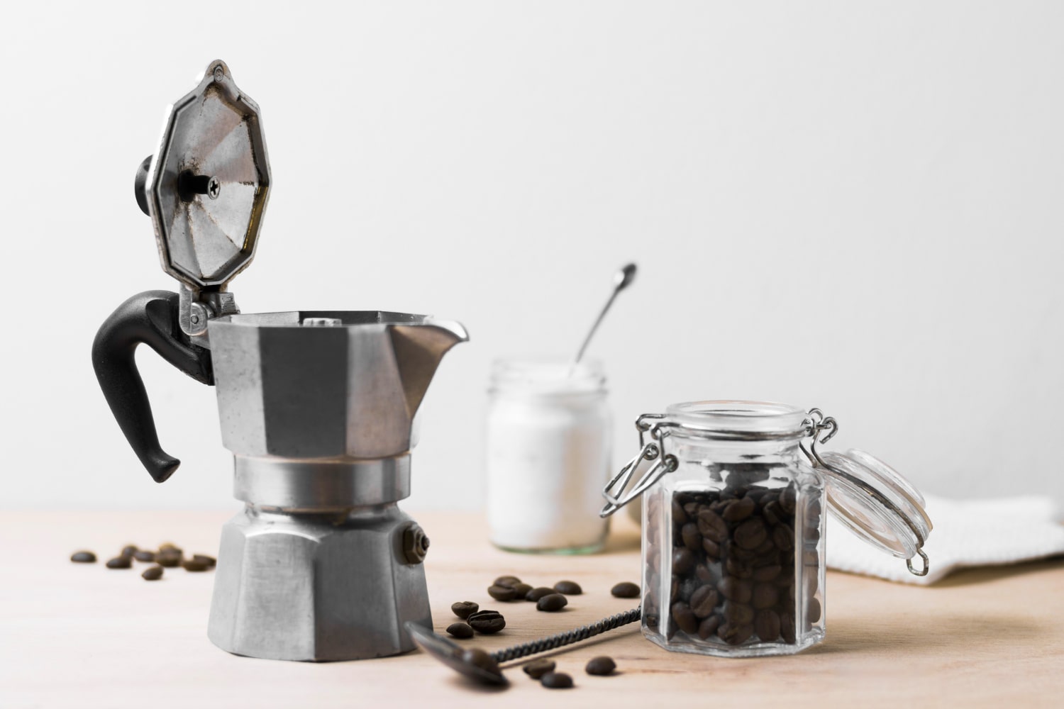 Espresso pot and beans, ideal for Valentine's gift