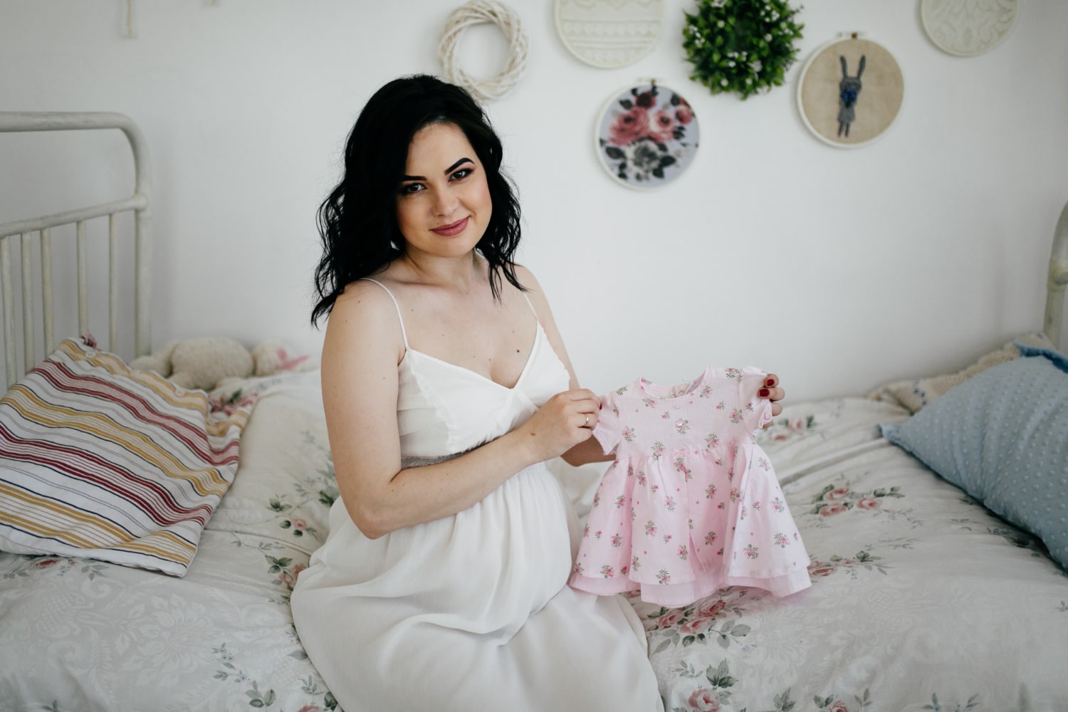  Personal Touch Maternity Photos: Uniquely Capturing the Essence of Motherhood