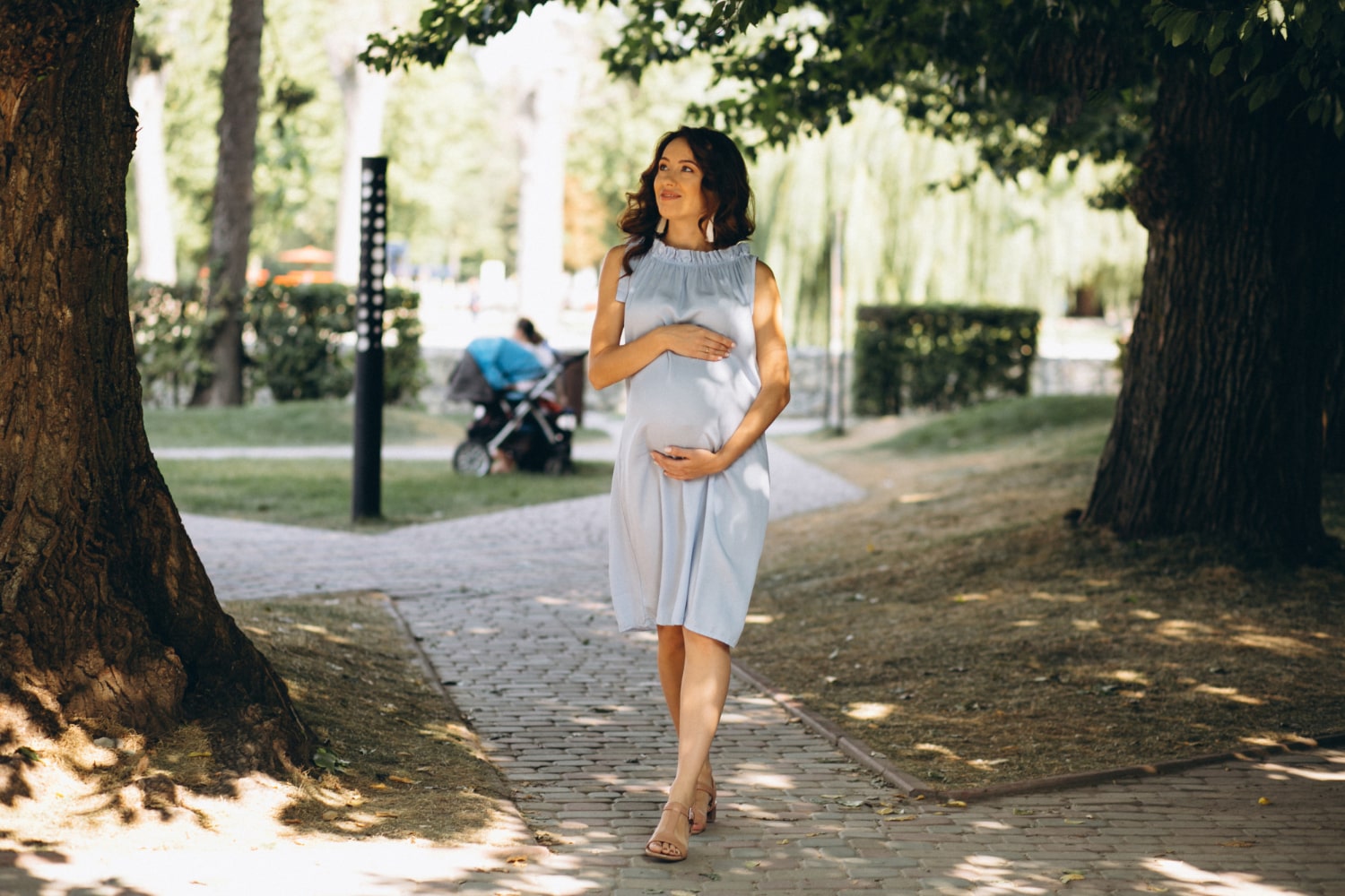 Impressive Urban Maternity Photos: Women Embracing Motherhood