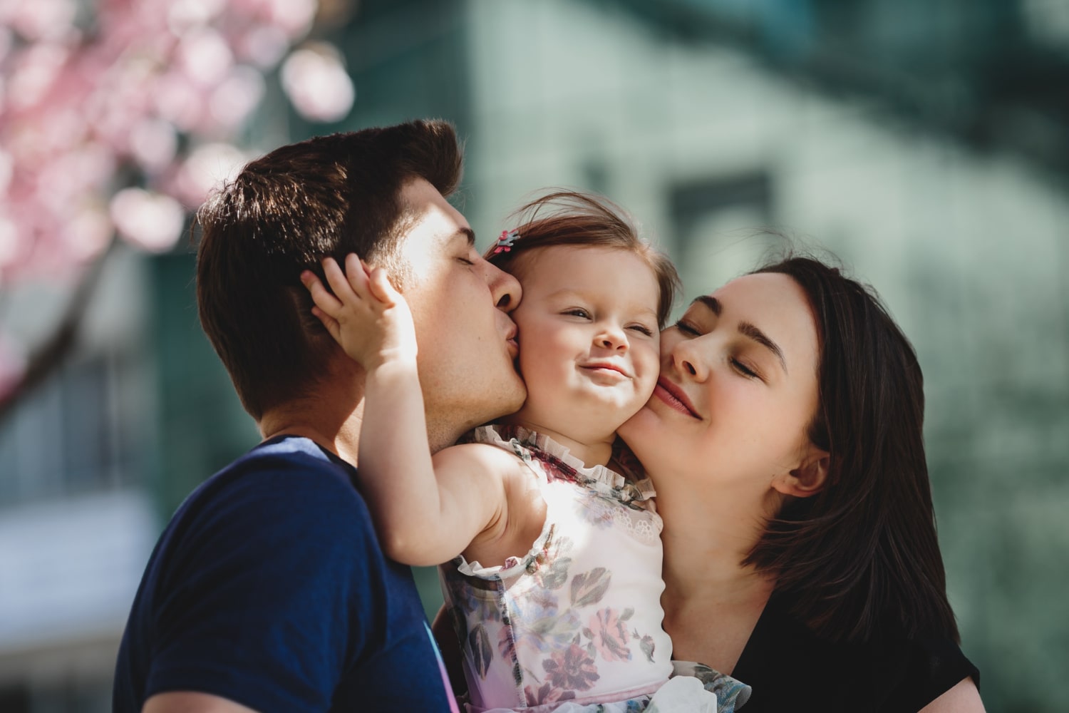 Heartwarming parent-child bonding moments in newborn baby photoshoot