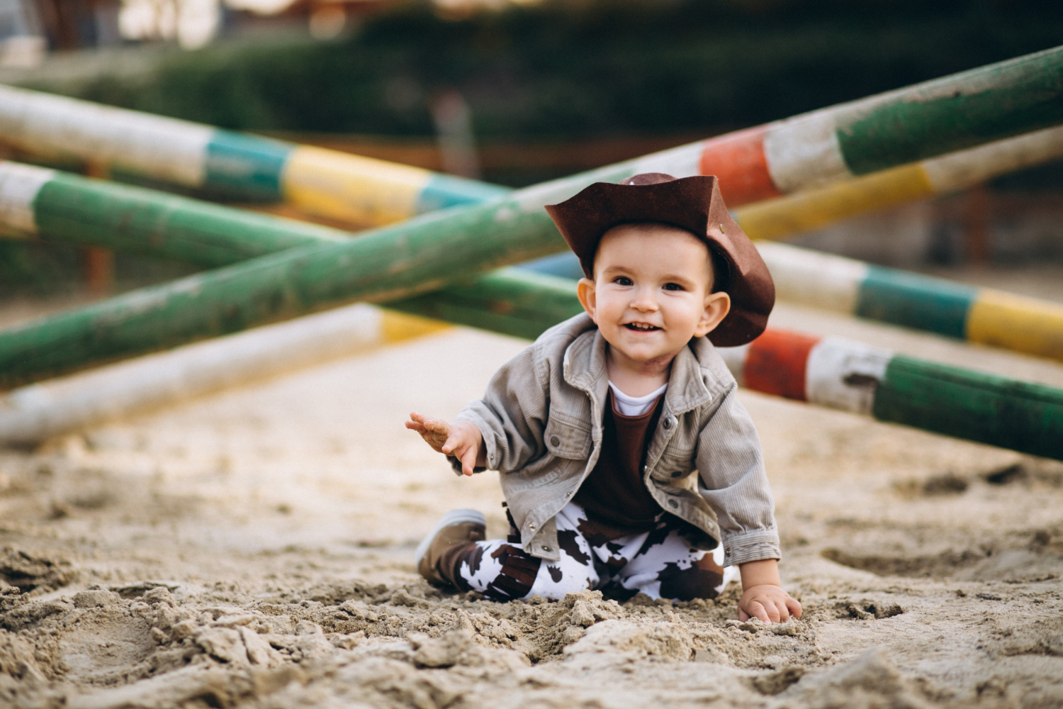 -Adventurous little explorer in newborn baby photoshoot