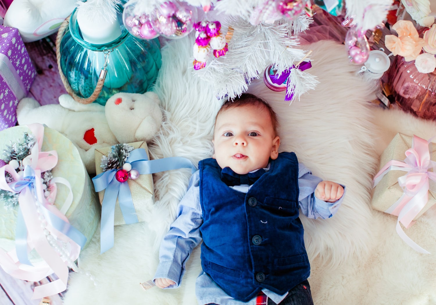 Adorable tutus and bow ties for newborn baby photoshoot