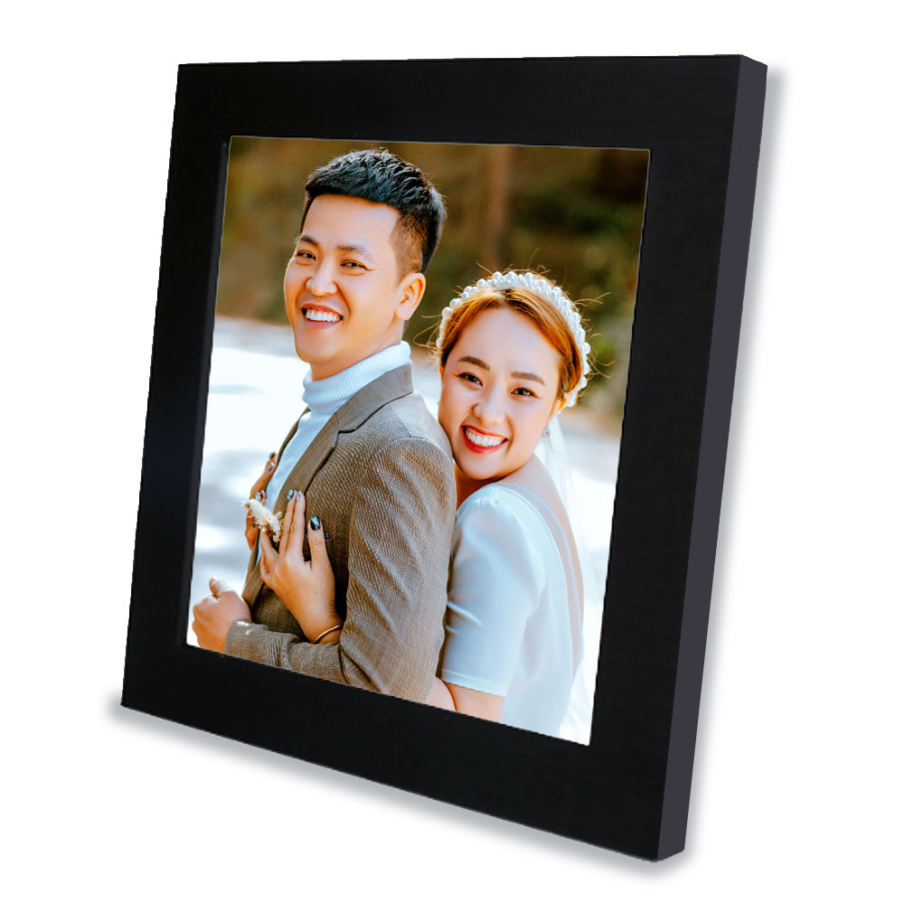Timeless Anniversary Gift: Engraved Wooden Photo Frame with Sentiment