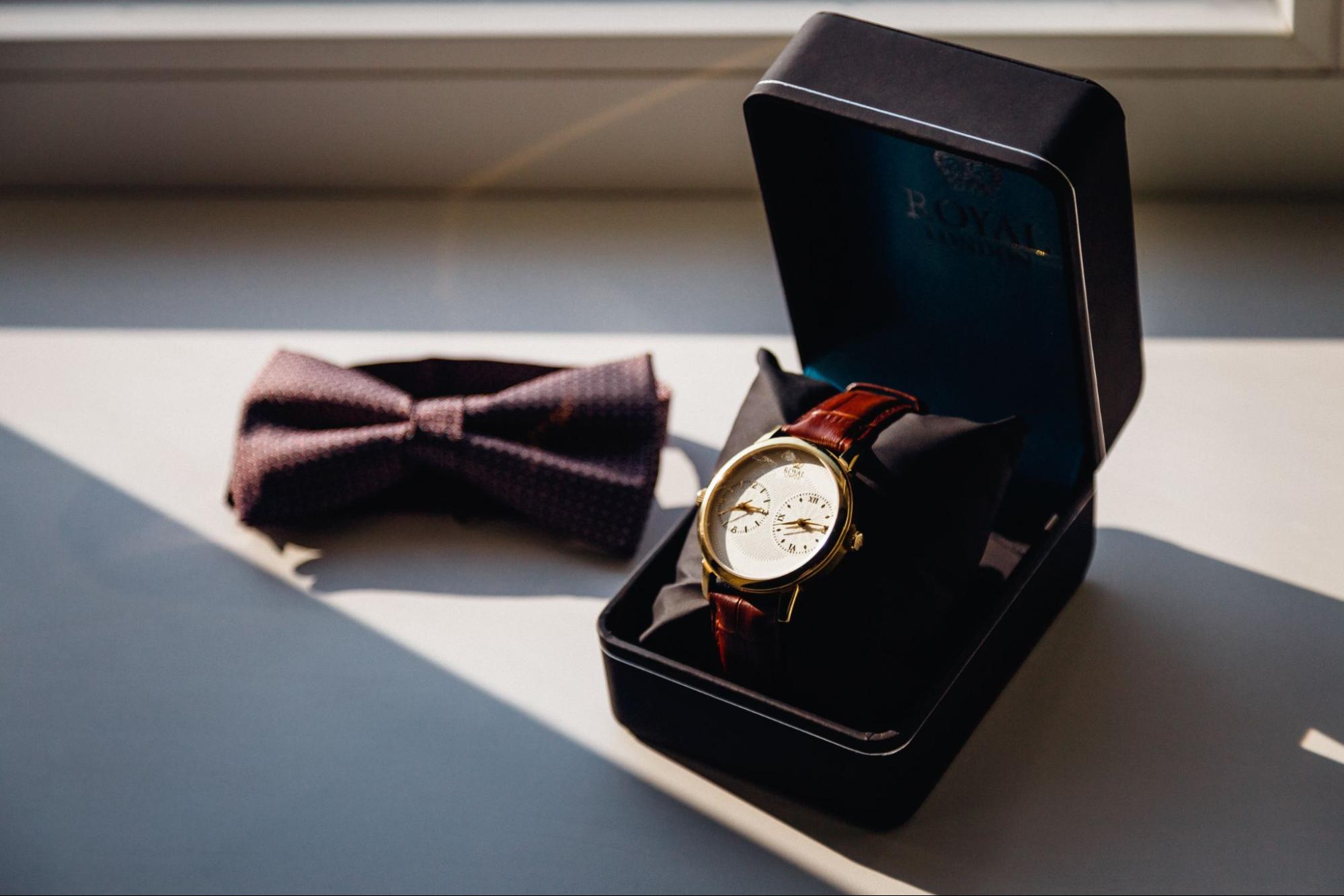 Timepiece of Memories: Special Anniversary Gift with Watches