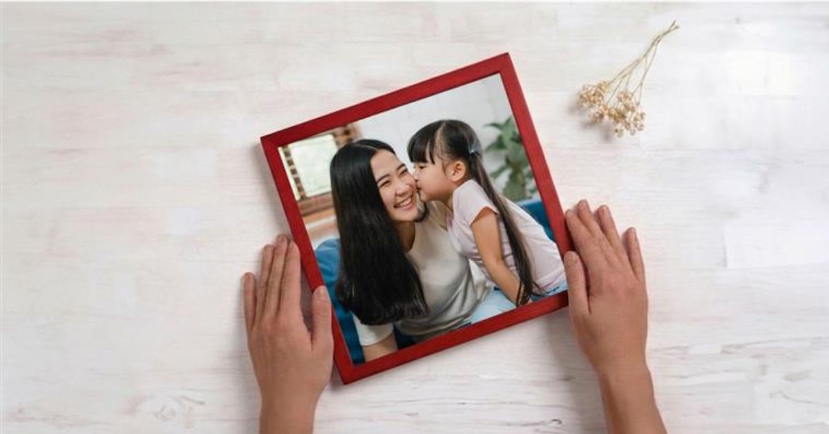  colored wall frame mothers day singapore gift idea